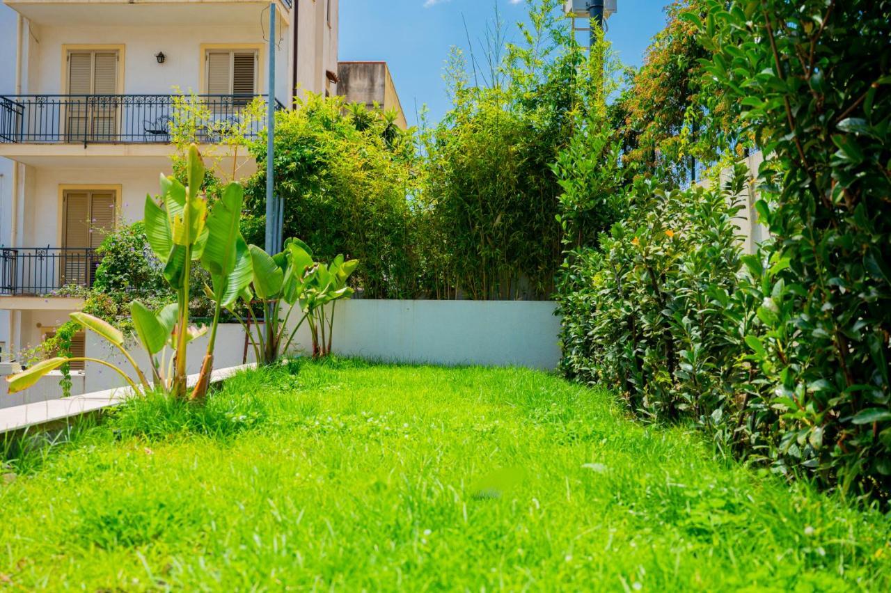 Appartamenti Paolone House Taormina Mare Mazzeo Exterior foto