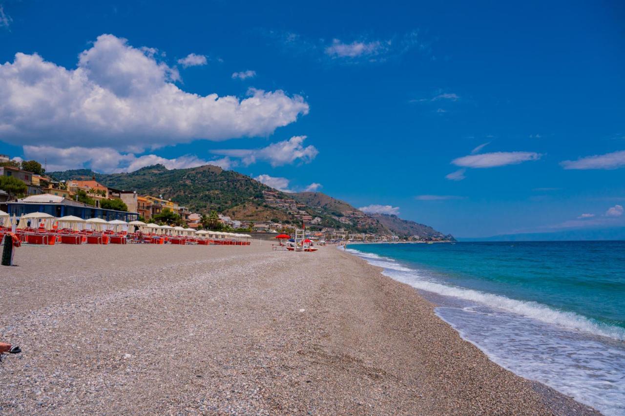 Appartamenti Paolone House Taormina Mare Mazzeo Exterior foto